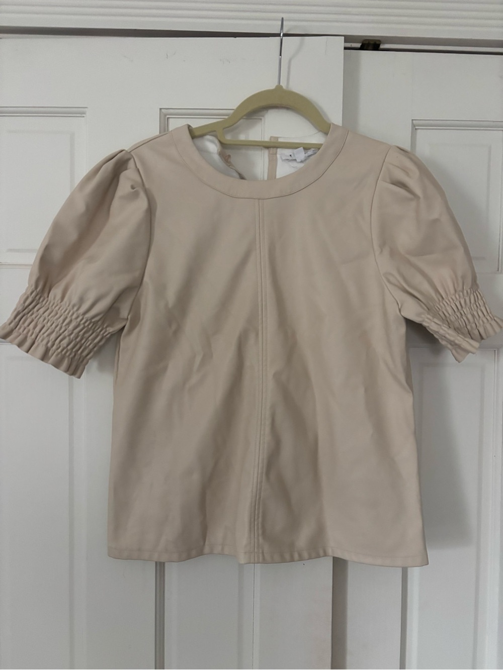 THML Women’s Cream Puff-Sleeve Top - faux leather size small